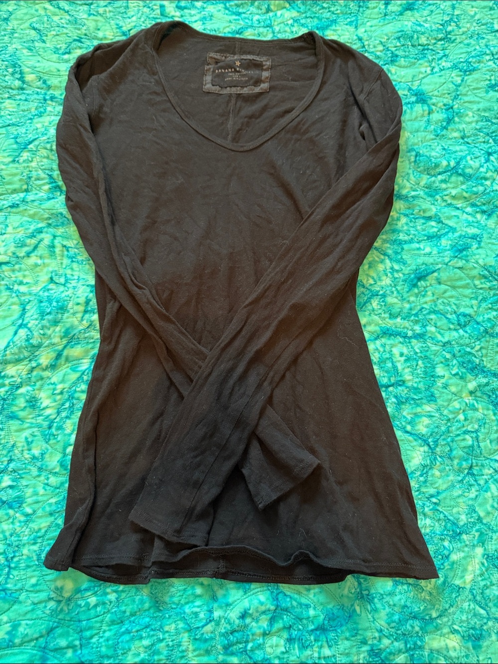 Banana Republic Black Long Sleeve Scoop Neck Tee